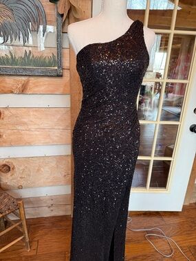 La Femme Black One-Shoulder Sequin Gown 6